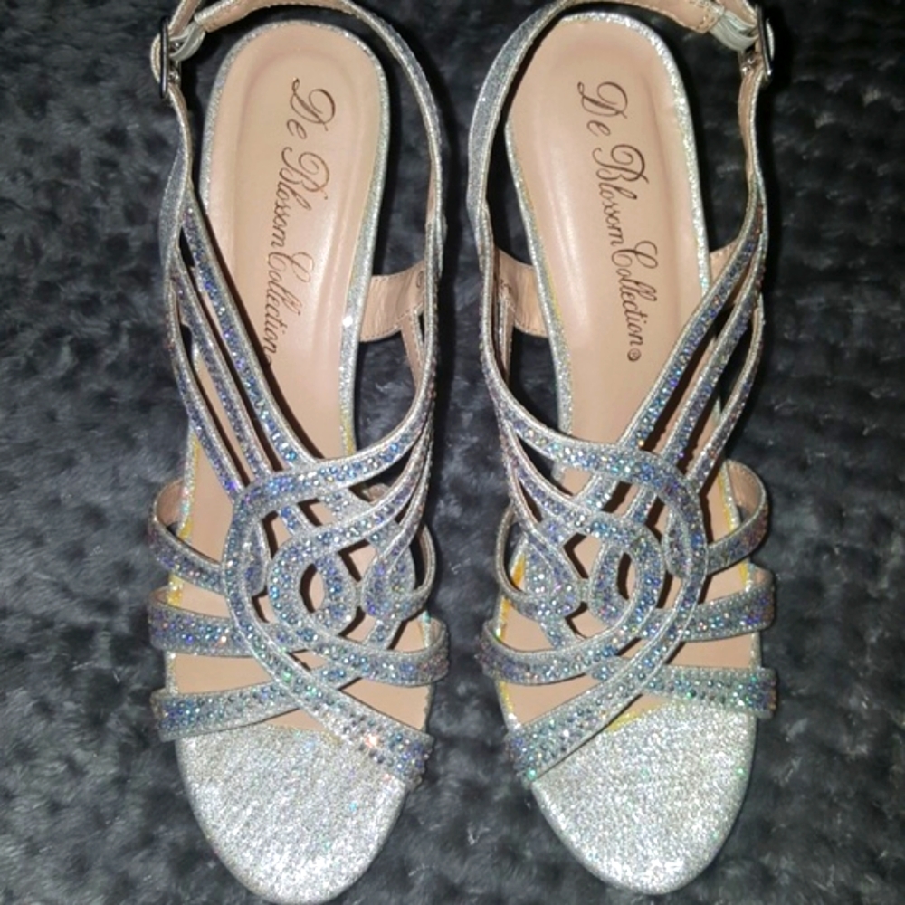 Shoes - Picture 4 of 8